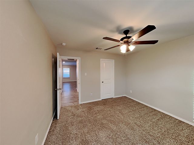 2603 Hutchins Drive, Seagoville, TX 75159