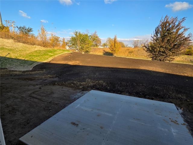 1806 Holly Meadow Avenue SW, Cedar Rapids, IA 52404