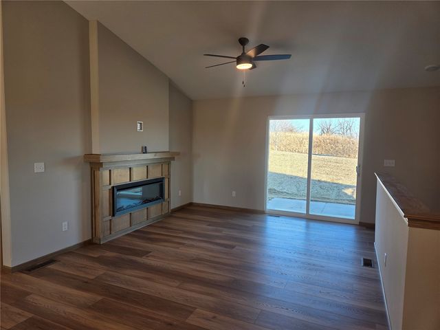 1806 Holly Meadow Avenue SW, Cedar Rapids, IA 52404