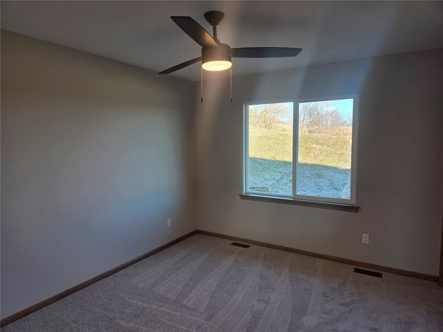 1806 Holly Meadow Avenue SW, Cedar Rapids, IA 52404