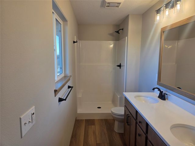 1806 Holly Meadow Avenue SW, Cedar Rapids, IA 52404