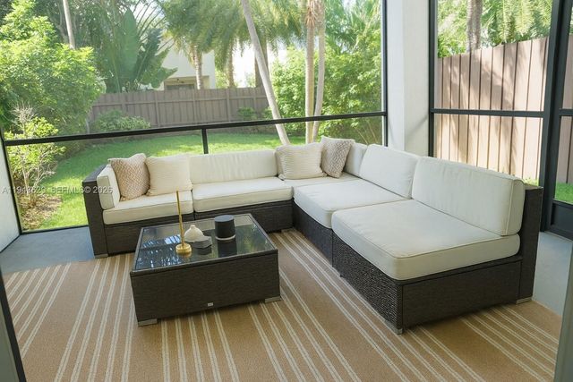 1139 NE 3rd Ave, Fort Lauderdale, FL 33304