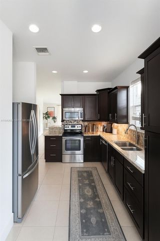 1139 NE 3rd Ave, Fort Lauderdale, FL 33304