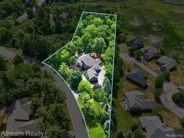 5326 Lake Forest Boulevard, Genoa Township, MI 48116