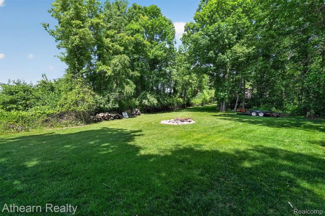 5326 Lake Forest Boulevard, Genoa Township, MI 48116