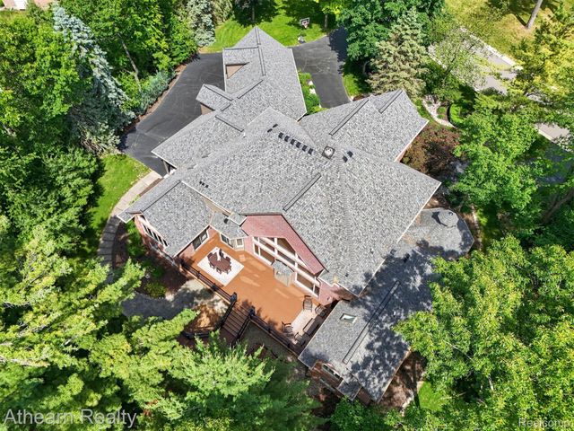 5326 Lake Forest Boulevard, Genoa Township, MI 48116