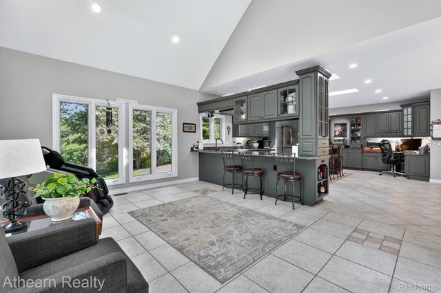 5326 Lake Forest Boulevard, Genoa Township, MI 48116