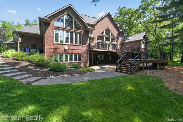 5326 Lake Forest Boulevard, Genoa Township, MI 48116