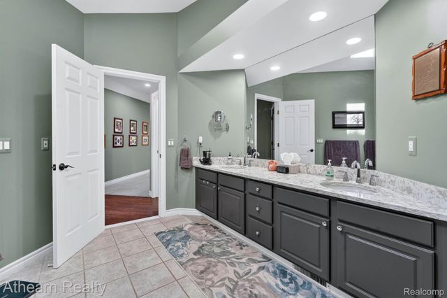 5326 Lake Forest Boulevard, Genoa Township, MI 48116
