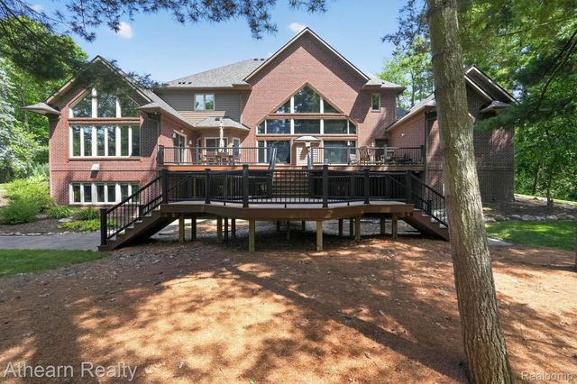 5326 Lake Forest Boulevard, Genoa Township, MI 48116