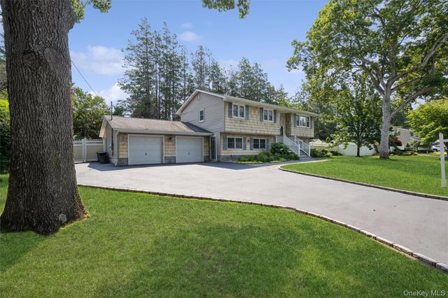 115 Clarendon Road, Ronkonkoma, NY 11779