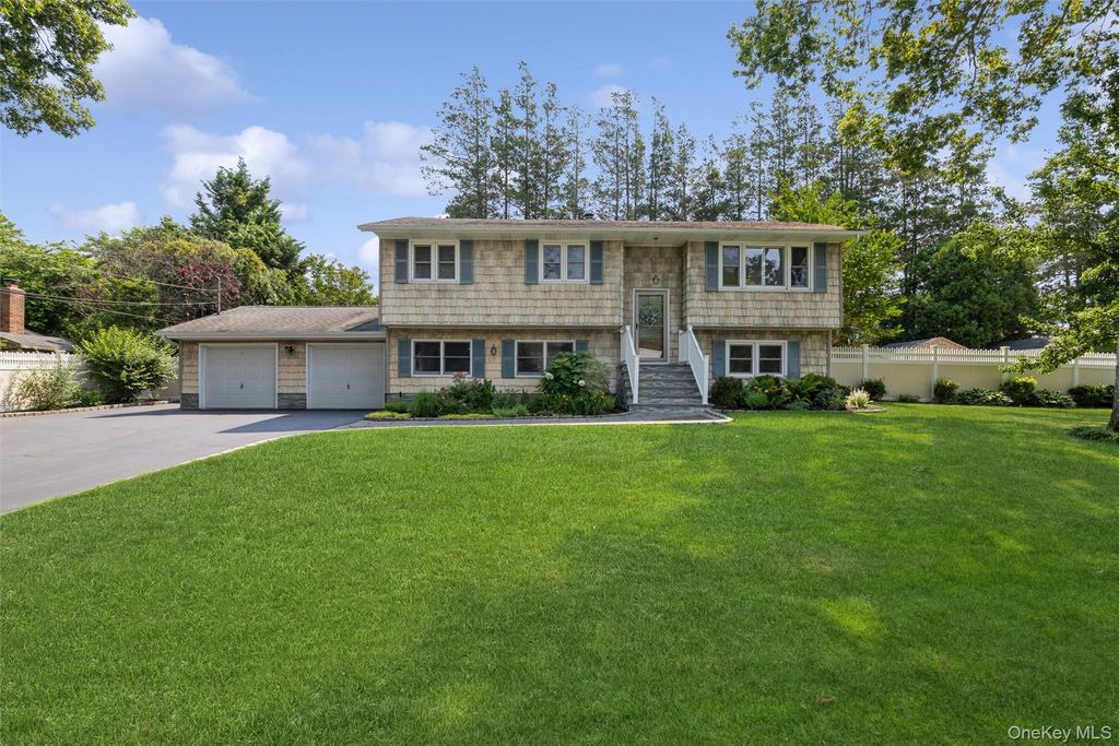 115 Clarendon Road, Ronkonkoma, NY 11779