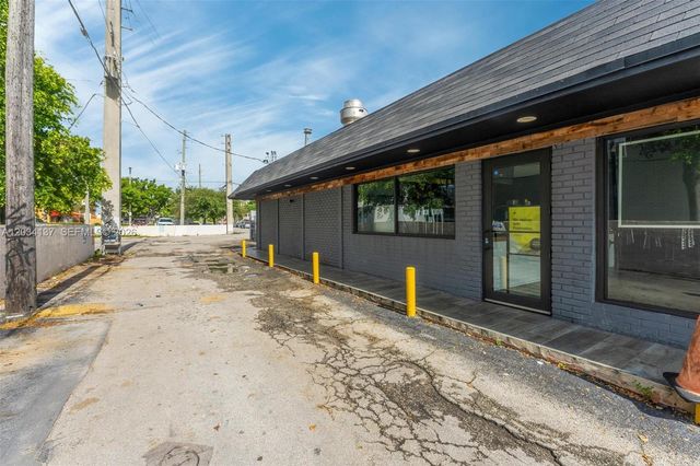 4950 W 12th Avenue, Hialeah, FL 33012