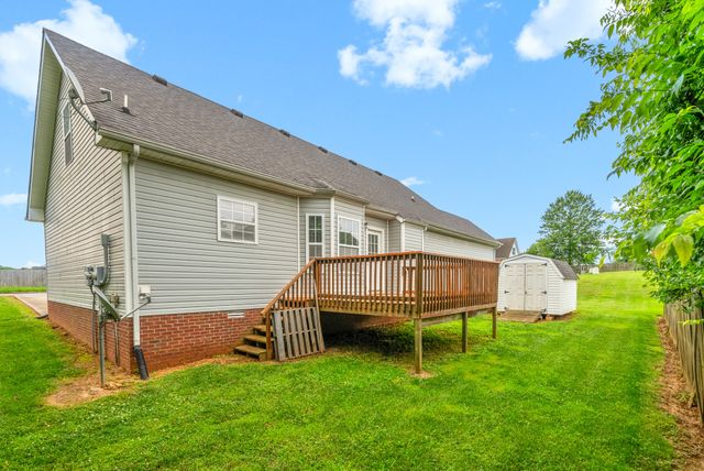 3700 Wheatfield Ln, Clarksville, TN 37040