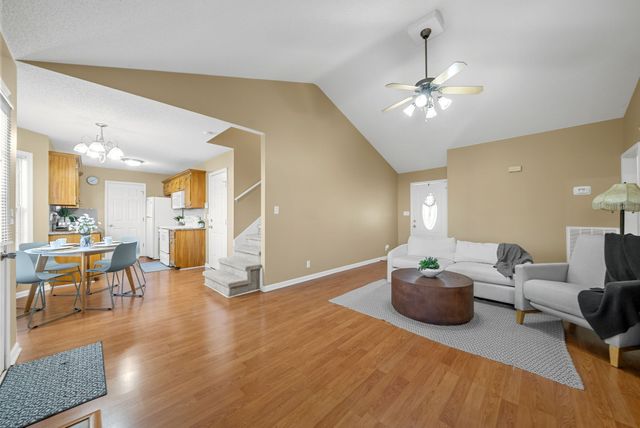 3700 Wheatfield Ln, Clarksville, TN 37040