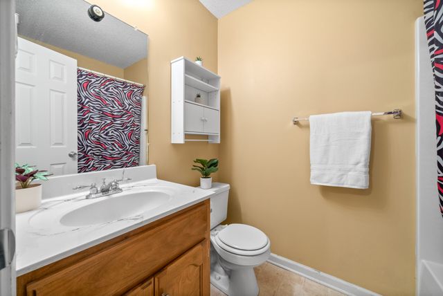 3700 Wheatfield Ln, Clarksville, TN 37040