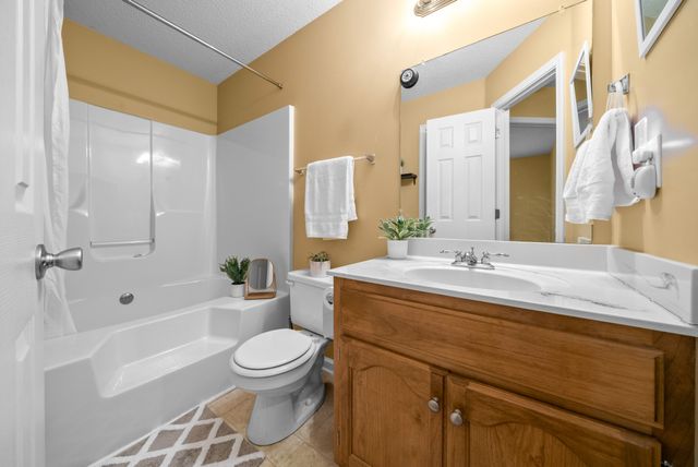 3700 Wheatfield Ln, Clarksville, TN 37040