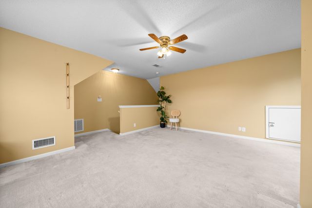 3700 Wheatfield Ln, Clarksville, TN 37040