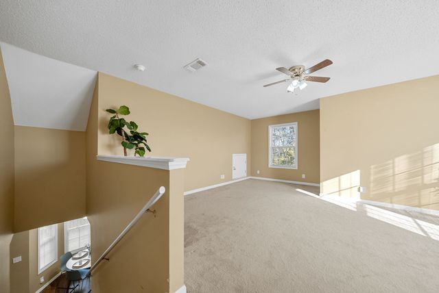 3700 Wheatfield Ln, Clarksville, TN 37040