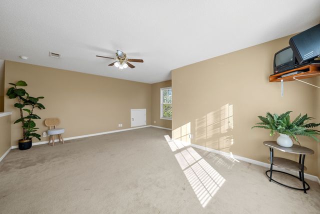 3700 Wheatfield Ln, Clarksville, TN 37040