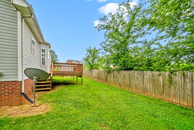 3700 Wheatfield Ln, Clarksville, TN 37040