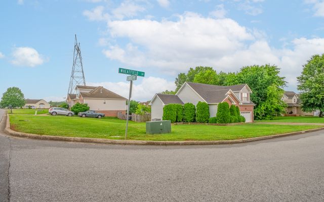 3700 Wheatfield Ln, Clarksville, TN 37040