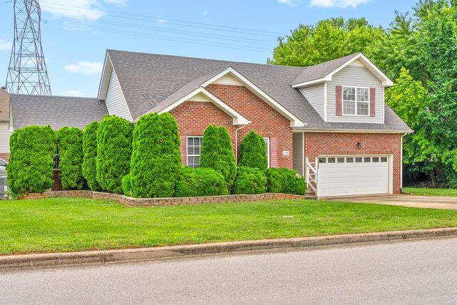 3700 Wheatfield Ln, Clarksville, TN 37040