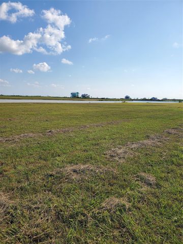 3011 Peninsula Point Drive, Palacios, TX 77465