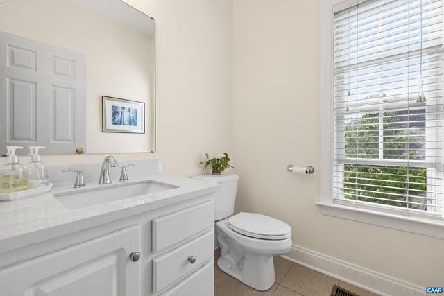1236 AMBER RIDGE RD, Charlottesville, VA 22901