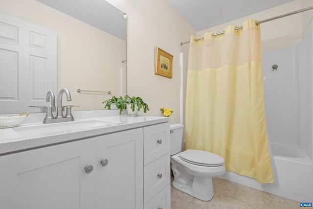 1236 AMBER RIDGE RD, Charlottesville, VA 22901