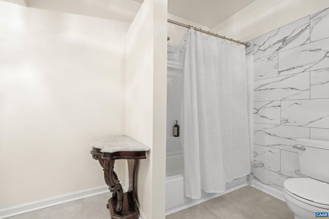 1236 AMBER RIDGE RD, Charlottesville, VA 22901