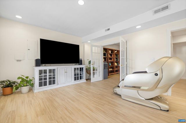 1236 AMBER RIDGE RD, Charlottesville, VA 22901