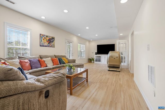 1236 AMBER RIDGE RD, Charlottesville, VA 22901