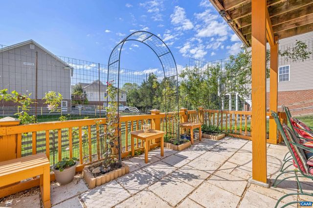1236 AMBER RIDGE RD, Charlottesville, VA 22901