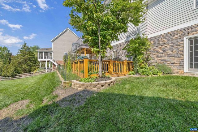 1236 AMBER RIDGE RD, Charlottesville, VA 22901