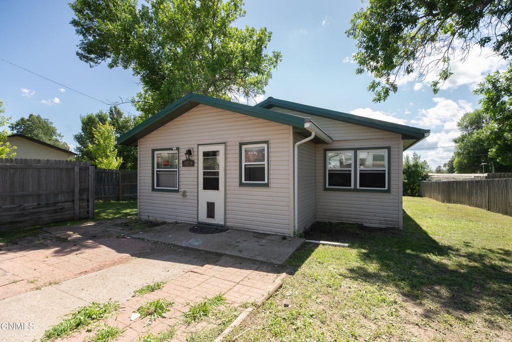 1319 4th Avenue, Washburn, ND 58577 photo 2