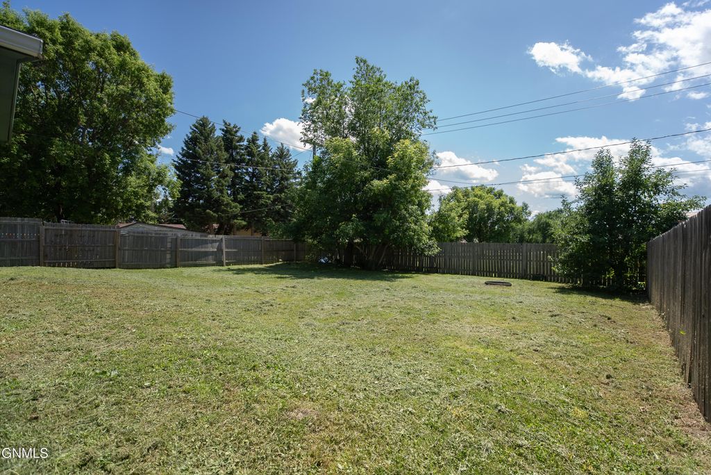 1319 4th Avenue, Washburn, ND 58577 photo 4