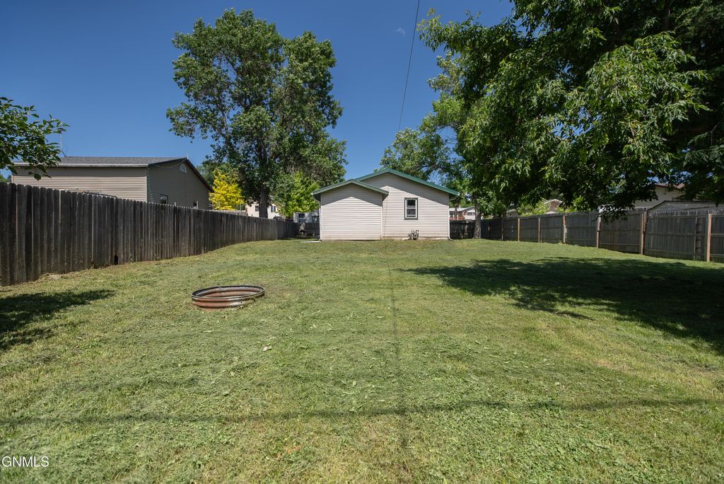 1319 4th Avenue, Washburn, ND 58577 photo 5
