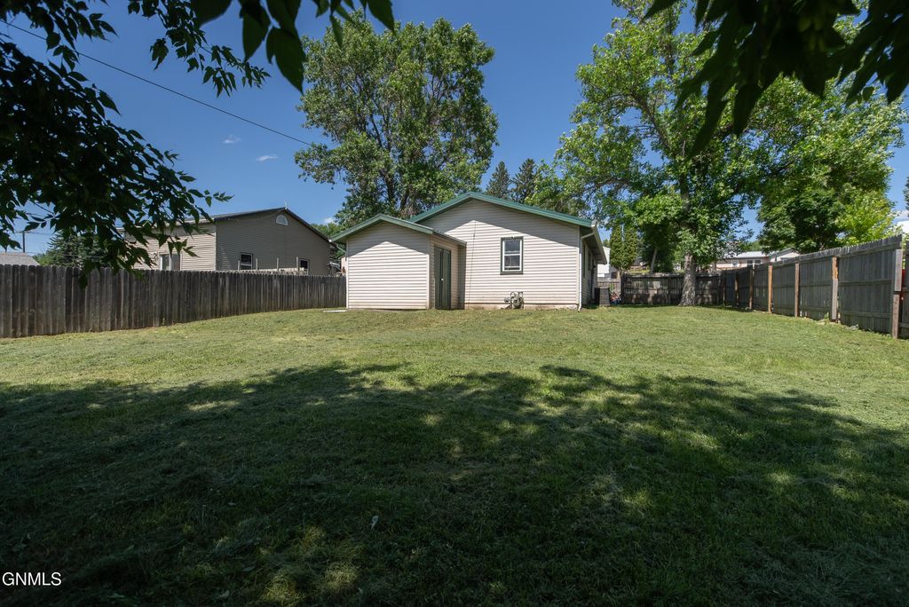 1319 4th Avenue, Washburn, ND 58577 photo 6