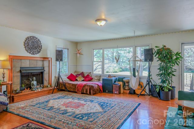 3 Taproot Trail, Barnardsville, NC 28709