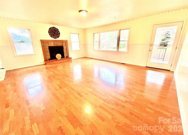 3 Taproot Trail, Barnardsville, NC 28709