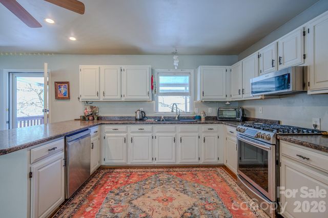 3 Taproot Trail, Barnardsville, NC 28709