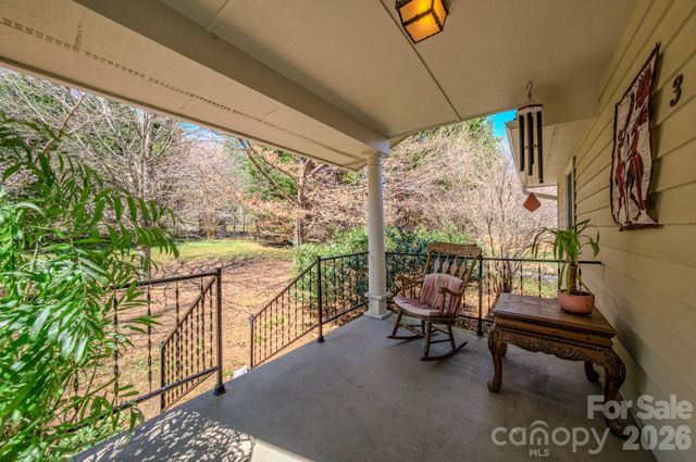 3 Taproot Trail, Barnardsville, NC 28709