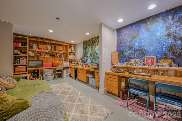 3 Taproot Trail, Barnardsville, NC 28709