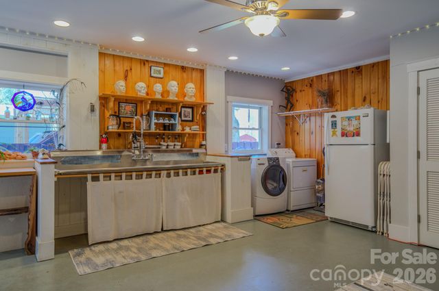 3 Taproot Trail, Barnardsville, NC 28709