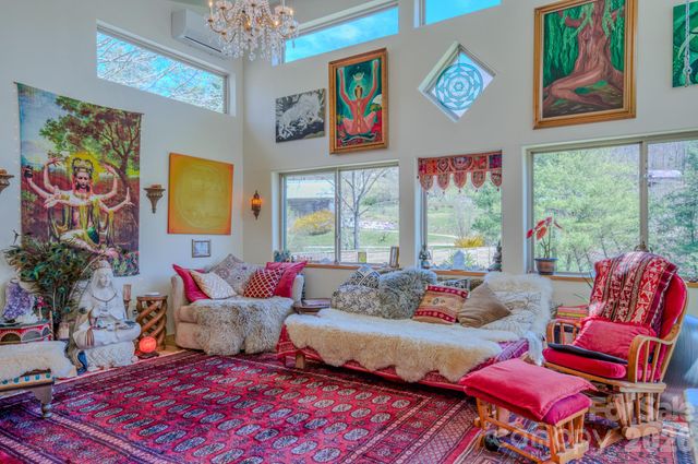 3 Taproot Trail, Barnardsville, NC 28709