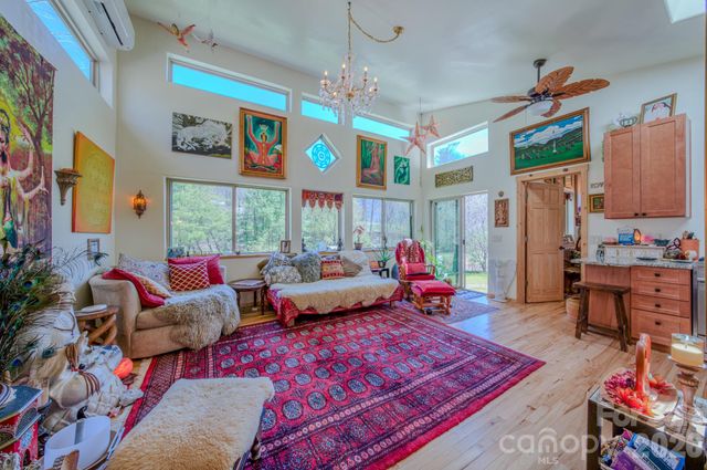 3 Taproot Trail, Barnardsville, NC 28709