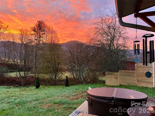 3 Taproot Trail, Barnardsville, NC 28709