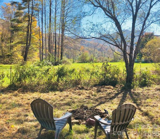 3 Taproot Trail, Barnardsville, NC 28709