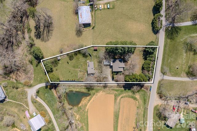 3 Taproot Trail, Barnardsville, NC 28709